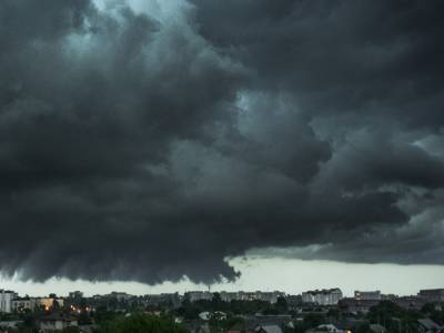 Ливни, град и грозы: в Украине объявлено штормовое предупреждение