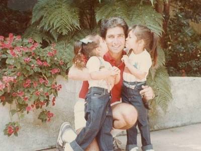 Ким Кардашьян - Фото из раннего детства: Ким Кардашьян поделилась трогательным снимком с отцом - golos.ua