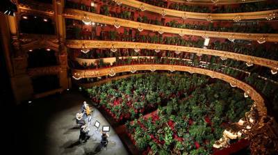 Вокруг планеты: В Барселонском оперном театре состоялся концерт для растений