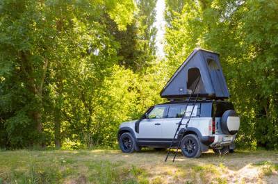 Land Rover Defender получил палатку на крыше