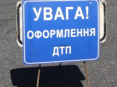 В Днепропетровской области Daewoo на большой скорости врезался в дорожное ограждение