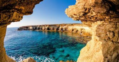 На Кипре отменили требование справки об отсутствии Covid-19 от иностранных туристов