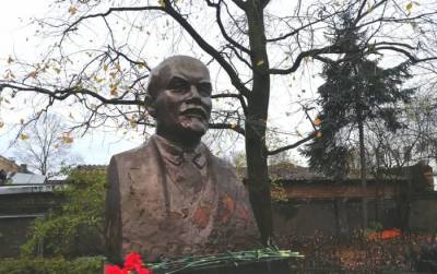 DW: как в самом бедном городе Германии появился памятник Ленину