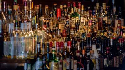 В Петербурге запретят продавать алкоголь в заведениях менее 50 м2