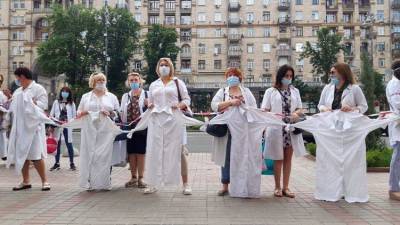 Две киевские больницы устроили забастовку – медреформа стоила врачам зарплаты