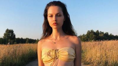 «Богиня древней Греции»: Фаворская выпросила комплименты к снимку в стиле «ню»