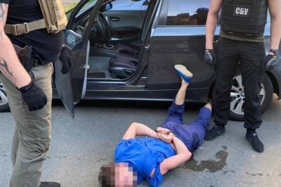 В Киеве задержали преступника, который поделывал ворованные документы