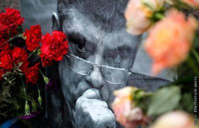 Немцов выиграл суд у Лужкова посмертно