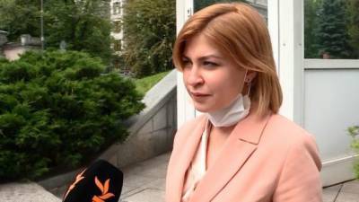 Вице-премьер Стефанишина назвала приоритетами введения промышленного, продовольственного и авиационного "безвизов" с ЕС