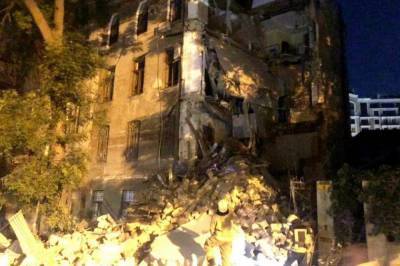 В сети появилось видео момента обрушения дома в Одессе