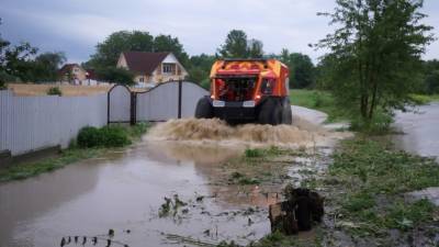 Наводнение атаковало Западную Украину: сотни домов затоплены, началась массовая эвакуация