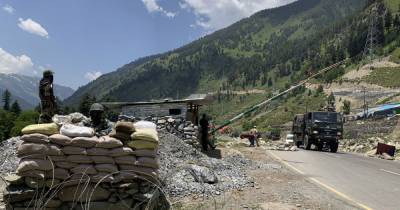 После смертельной схватки в Гималаях Индия и Китай договорились развести войска