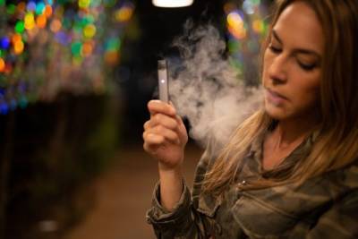 Нидерланды запретят электронные сигареты с необычными вкусами