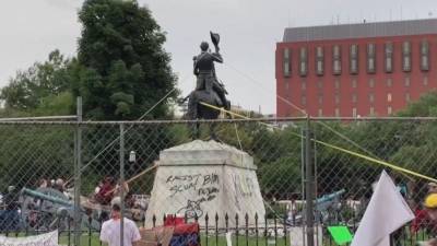 Демонстранты попытались снести статую седьмому президенту страны Эндрю Джексону в Вашингтоне