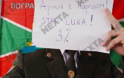 В Беларуси силовики устроили флешмоб против Лукашенко - соцсети