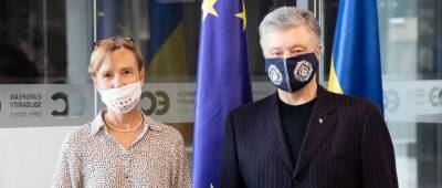 Порошенко обсудил с послом Германии политические преследования и свободу слова в Украине