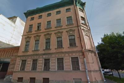 Историческое здание в центре Петербурга продают за 121 млн рублей