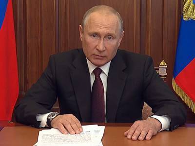 Путин предложил продлить выплаты соцработникам до 15 сентября