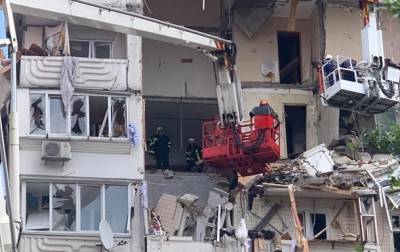 Взрыв в Киеве: жильцы соседнего дома показали повреждения