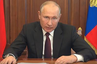 Путин продлил выплаты детских пособий для россиян