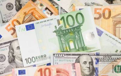 НБУ поднял официальный курс евро выше 30 гривен