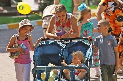 Путин: семьи с детьми получат еще по 10 тысяч на ребенка