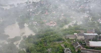 Наводнение на Буковине: вода смыла укрепительные сооружения и приближается к Черновцам