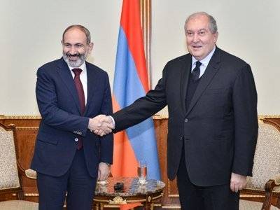Премьер-министр Армении поздравил президента республики с Днем рождения