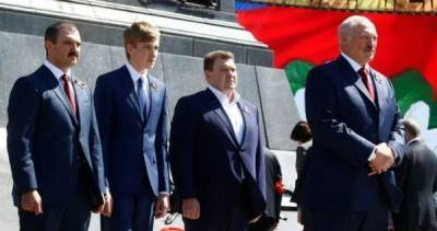 Лукашенко с сыновьями вылетел в Москву