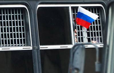 Суд повторно отклонил жалобу москвички на удар в живот от полицейского