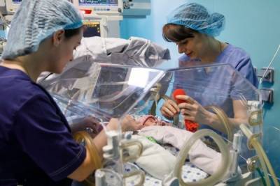 Пятеро младенцев, обнаруженных в московской квартире, были рождены суррогатными матерями