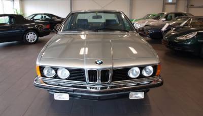 В Германии продают BMW 1979 года с 1,6 тыс. км пробега почти за 100 тыс. евро