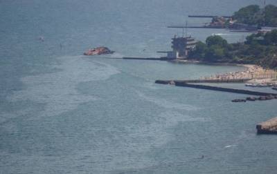 Авария танкера под Одессой: в море продолжают вытекать нефтепродукты