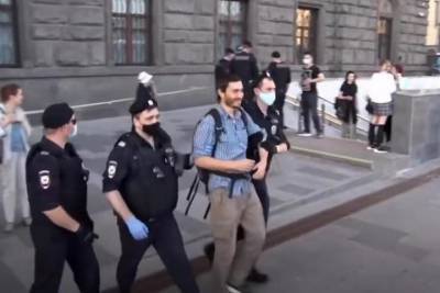 В Евросоюзе осудили массовые задержания в Москве и Санкт-Петербурге