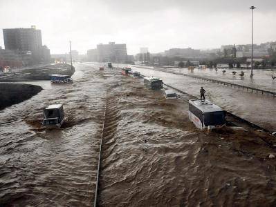СМИ: Наводнение в Стамбуле: один человек погиб, 8 пострадали