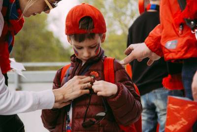В Смоленской области продолжается благотворительная акция «Красная гвоздика»