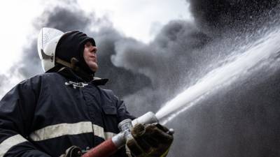 В Амурской области произошёл пожар на лесопилке