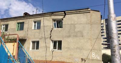 В Якутии из-за трещины в доме эвакуировали жильцов