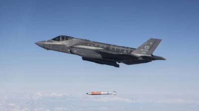 В США показали, как проходили испытания новой термоядерной бомбы B61-12 с борта F-35A (ФОТО)