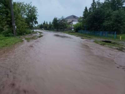 Буйство стихии на Западной Украине: трое погибших, заблокированные трассы и 400 млн на восстановление