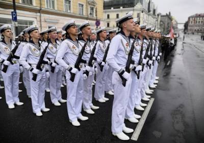 В России начались военные парады в честь 75-летия Победы