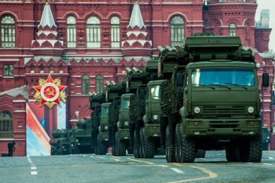 Облачная погода без осадков ожидается в Москве в день парада Победы