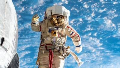 Космонавты с МКС поздравили россиян с 75-летием Победы
