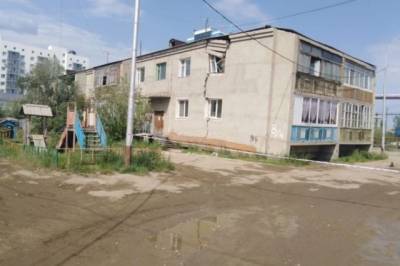 В Якутске эвакуировали жителей многоквартирного дома из-за угрозы обрушения