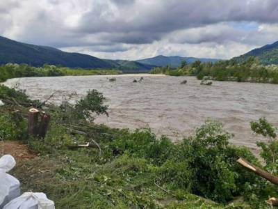 Синоптики предупреждают о максимальном уровне дождевого паводка в Карпатах