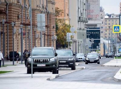 Несколько улиц в Москве открылись после прохода колонн военной техники