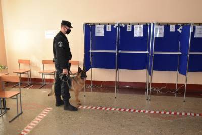 Росгвардейцы проверили безопасность участков общероссийского голосования