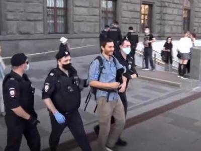 В Евросоюзе осудили массовые задержания в Москве и Санкт-Петербурге