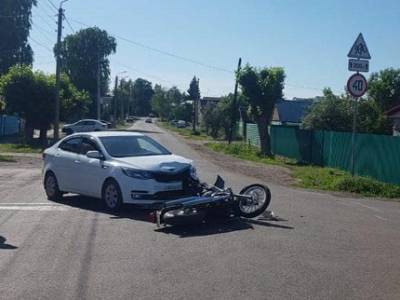 В Башкирии водитель иномарки не уступил дорогу мотоциклисту и спровоцировал аварию