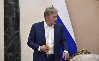 Песков объяснил ситуацию с часами Путина во время обращения
